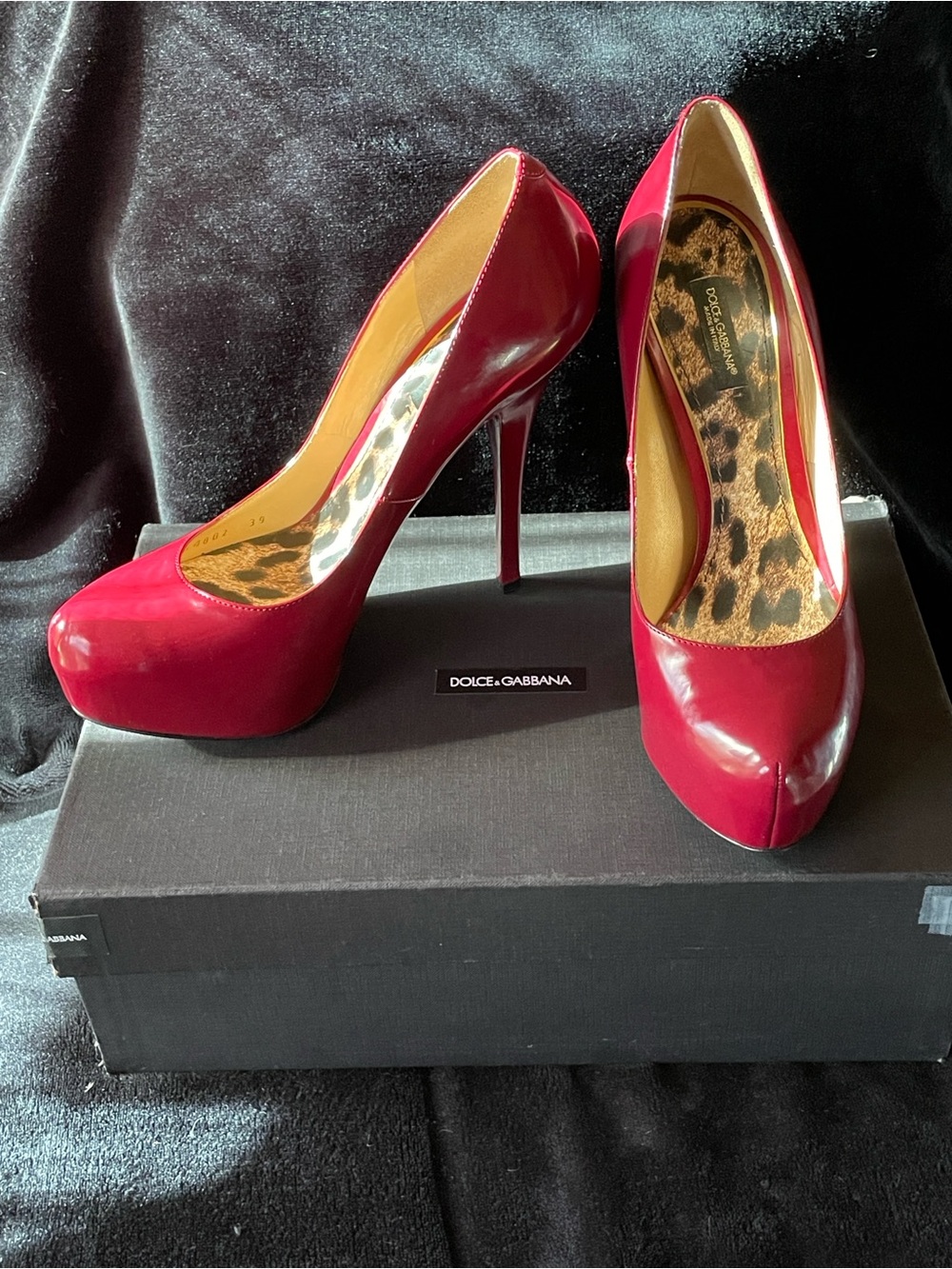 Dolce & Gabbana authenticRed Patent Leather Pointed Toe Pumps, wears one time